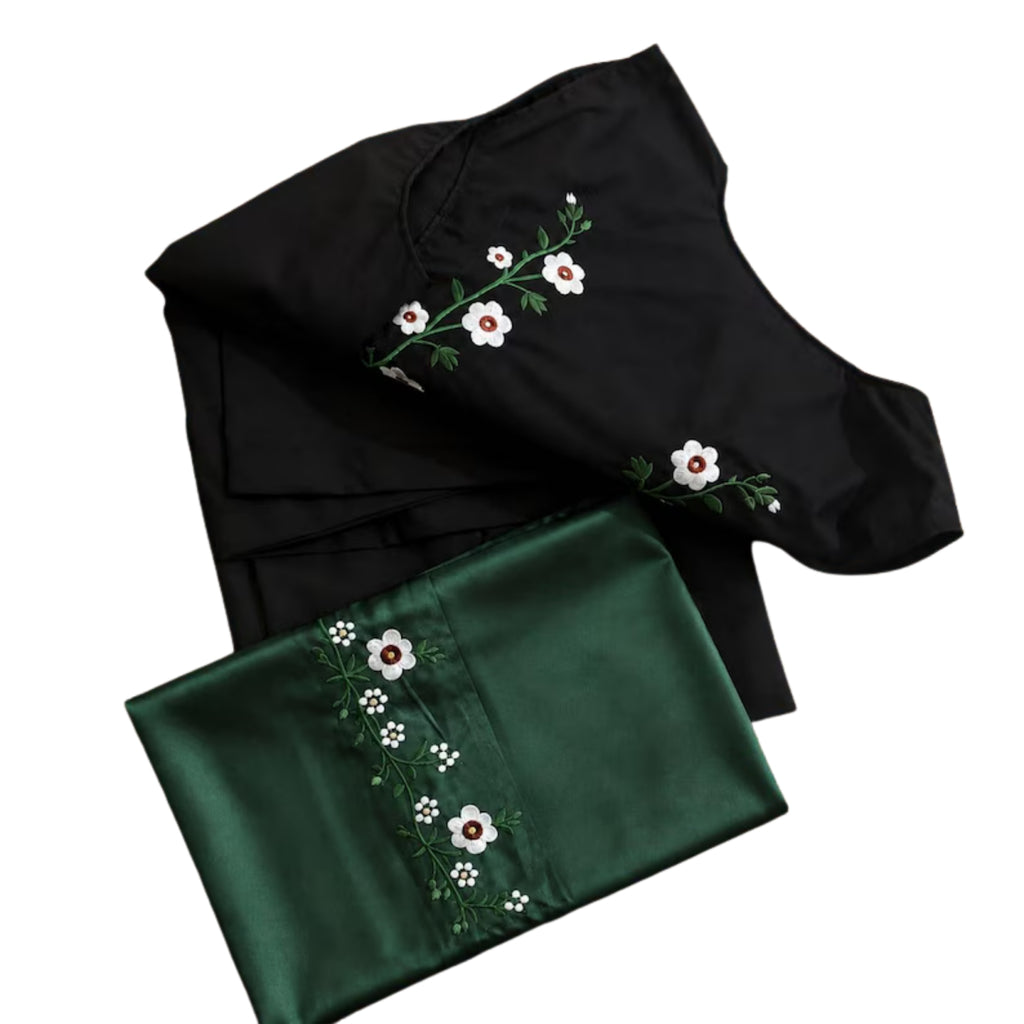 Black Embroidered Dirndl Dress – Traditional Bavarian Oktoberfest Outfit